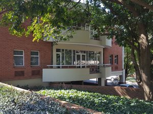 145 m² Commercial space in Athlone