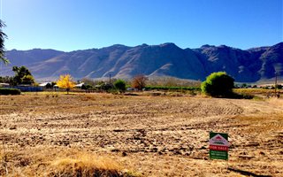 3000 m² Land available in Porterville