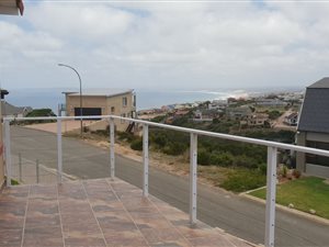 3 Bedroom House in Dana Bay