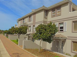 4 Bed Apartment in Pinnacle Point Golf Estate