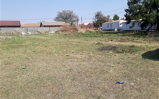 1013 m² Land available in Lennoxton
