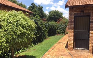 3 Bedroom Simplex in Bronberrick