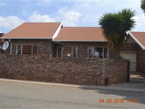 3 Bed Cluster in Noordheuwel