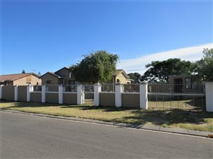 3 Bed House in Macassar