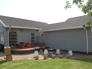 3 Bed House in Roodepoort West