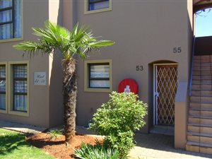2 Bed Flat in Jansen Park