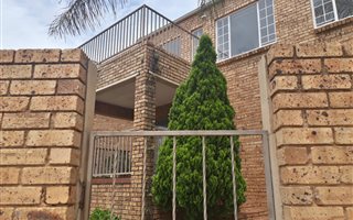 3 Bedroom Duplex in Ruimsig
