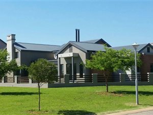 3 Bed House in Copperleaf Golf and Country Estate