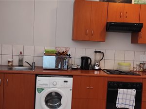 Bachelor apartment in Sunnyside