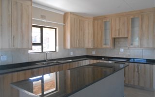 3 Bedroom House in Kookrus