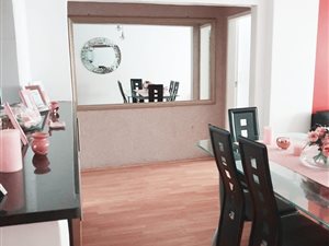 2 Bed Apartment in Florida Lake