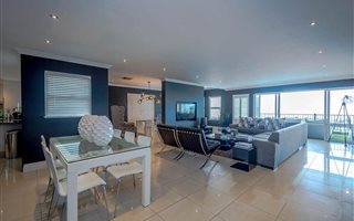 6 Bedroom Townhouse in La Lucia