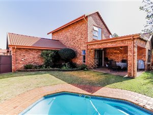 3 Bed Cluster in Pomona