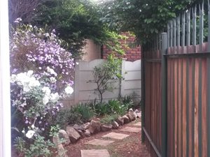 1 Bed House in Highway Gardens
