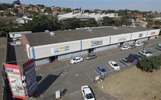 4900 m² Commercial space in Jacobs