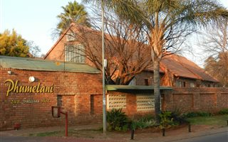 2 Bedroom Simplex in Die Hoewes