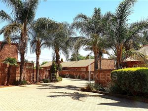 3 Bed Simplex in Highveld
