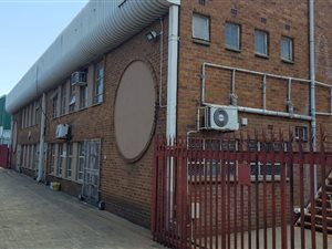1800 m² Industrial space in Robertsham
