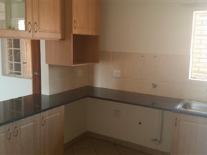 3 Bed Apartment in Hazeldean (Silverlakes Surroundings)