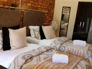 1 Bed Apartment in Daggafontein