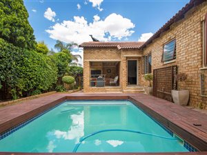 3 Bed Townhouse in Ruimsig