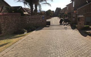 3 Bedroom Townhouse in Radiokop
