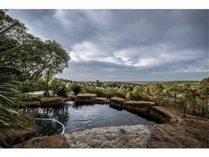 4 Bedroom House in Golf View