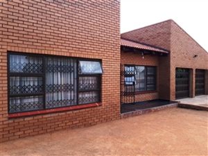3 Bed House in Lethlabile