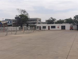 930 m² Industrial space in Isando