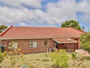 4 Bed House in Dana Bay