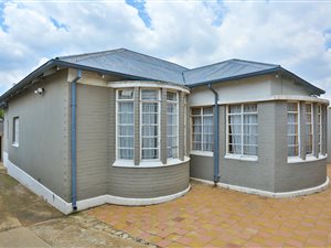 5 Bedroom House in Brixton