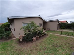 3 Bed House in Humansdorp