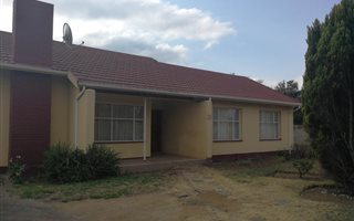 3 Bedroom House in Barry Hertzog Park