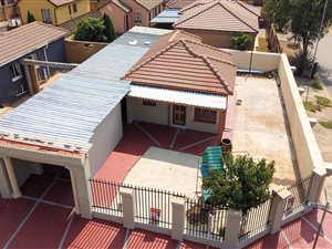 2 Bed House in Lotus Gardens