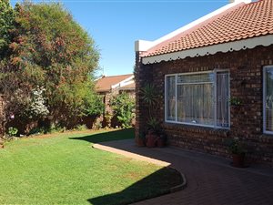 3 Bed House in Camelot