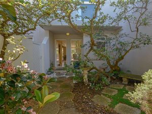 4 Bed Townhouse in Woodbridge Island