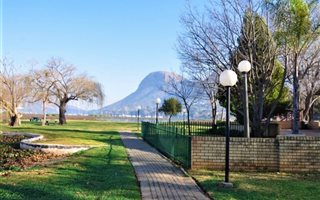 845 m² Land available in Schoemansville