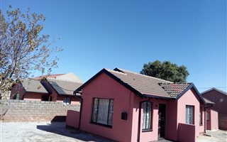 3 Bedroom House in Kagiso