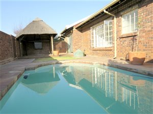 2 Bed Townhouse in Vanderbijlpark SE3