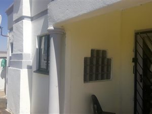 3 Bed House in Lotus Gardens