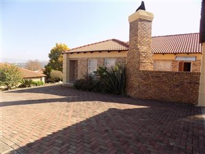 3 Bed Townhouse in Signal Hill