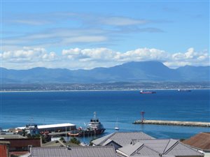 3 Bedroom Apartment in Mossel Bay Central
