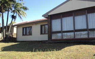 4 Bedroom House in Athlone Park