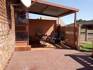 2 Bed House in Hermanstad