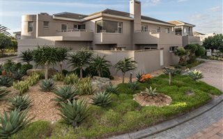 4 Bedroom House in Sunset Links