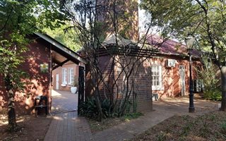 570 m² Commercial space in Crown City