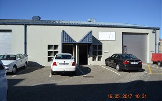243 m² Industrial space in Maitland
