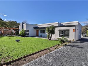 4 Bed House in Morningside