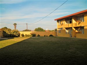 2 Bed Apartment in Riebeeckstad