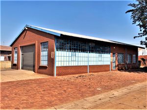 220 m² Industrial space in Rosslyn